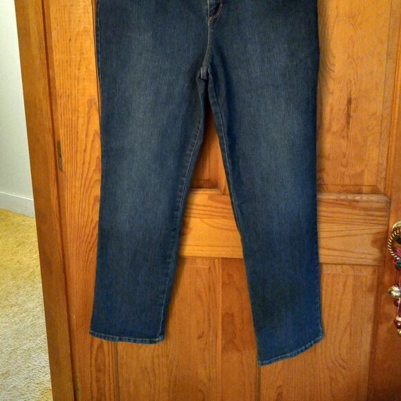 Gloria Vanderbilt Women's 14 Blue Jeans - Picture 8 of 9